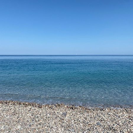 Casavacanze Onda Blu Mascali Bagian luar foto