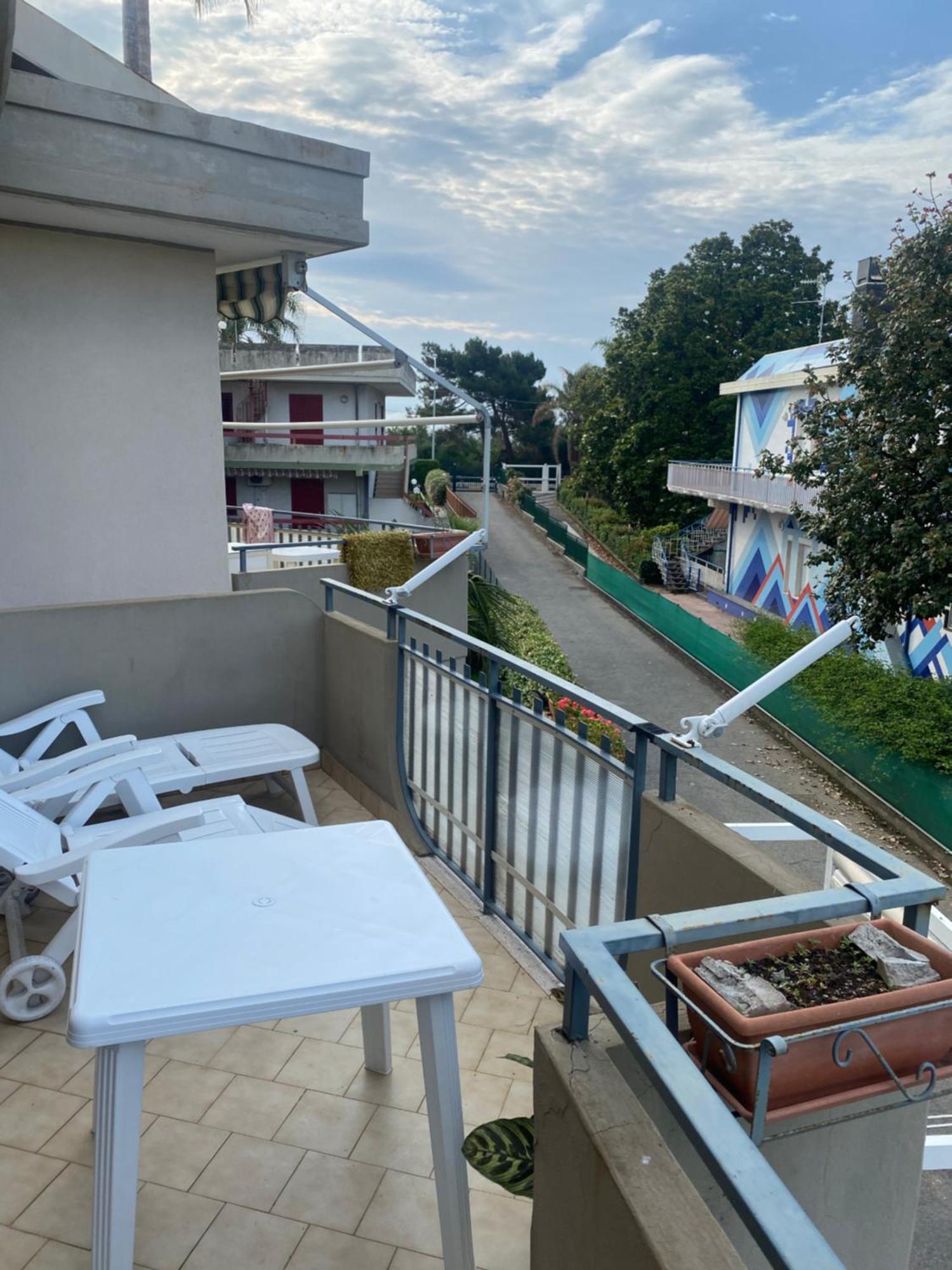 Casavacanze Onda Blu Mascali Bagian luar foto
