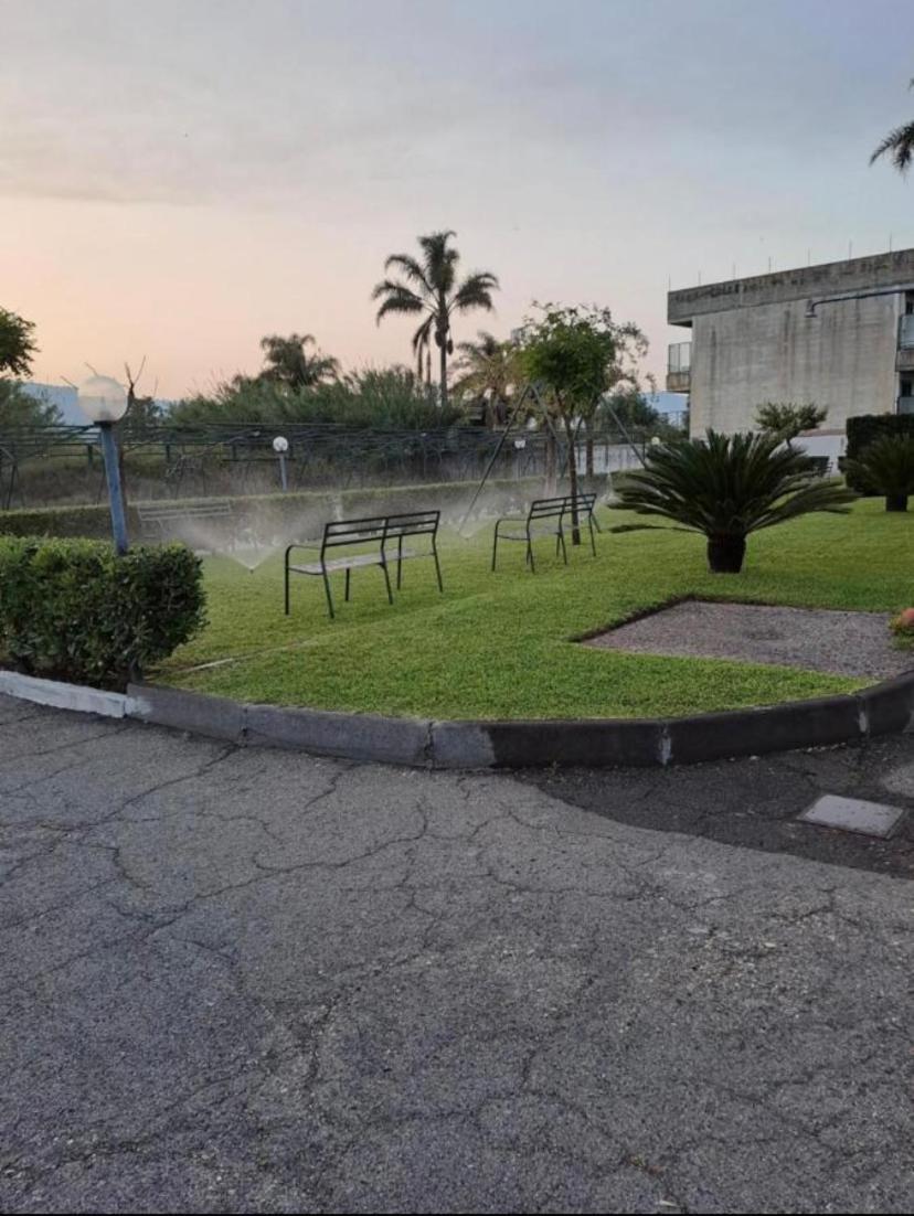 Casavacanze Onda Blu Mascali Bagian luar foto